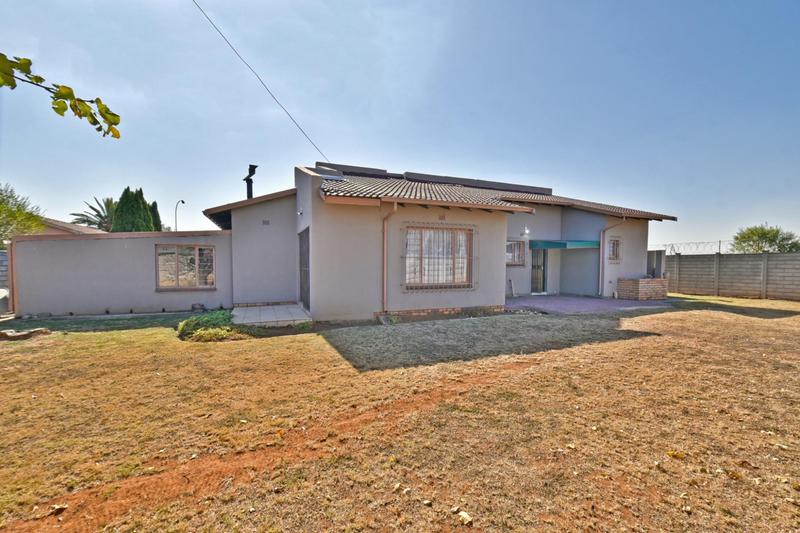 3 Bedroom Property for Sale in Klippoortje Gauteng