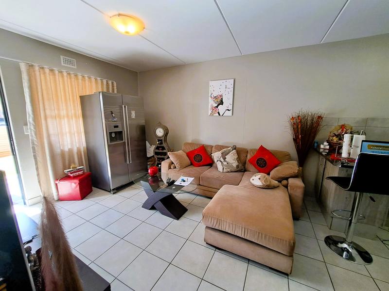 2 Bedroom Property for Sale in Heuweloord Gauteng