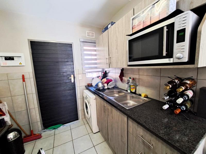 2 Bedroom Property for Sale in Heuweloord Gauteng