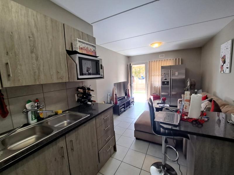 2 Bedroom Property for Sale in Heuweloord Gauteng