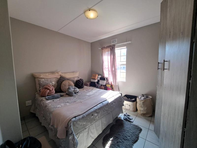 2 Bedroom Property for Sale in Heuweloord Gauteng