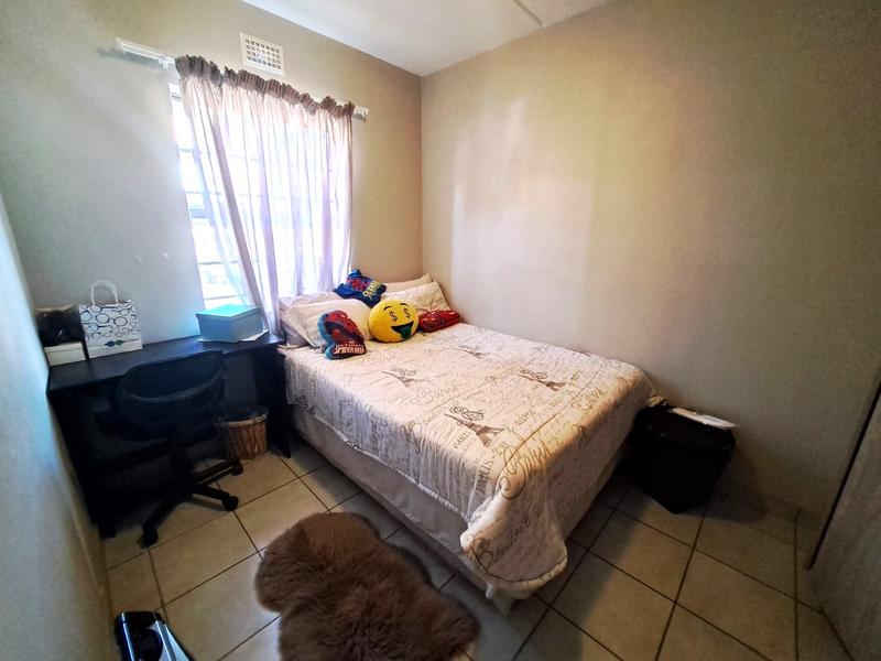 2 Bedroom Property for Sale in Heuweloord Gauteng