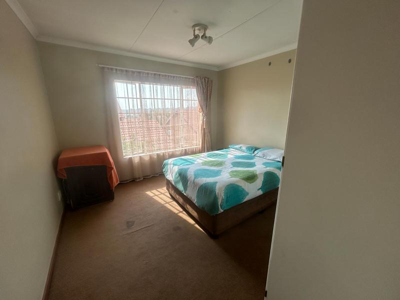 2 Bedroom Property for Sale in The Reeds Gauteng