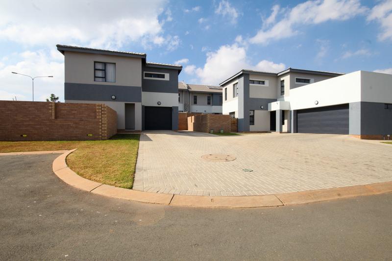 3 Bedroom Property for Sale in Thatchfield Gauteng