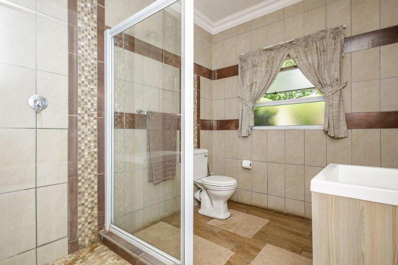 6 Bedroom Property for Sale in Alberante Gauteng