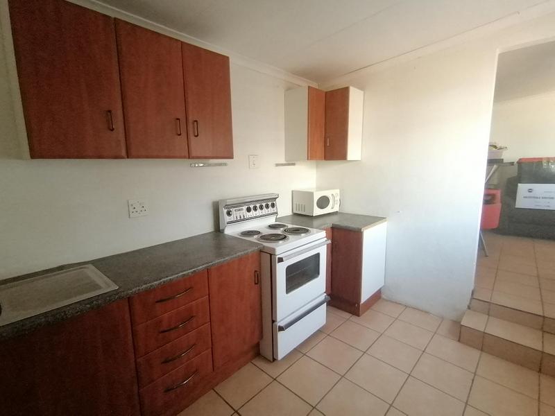 To Let 1 Bedroom Property for Rent in Florida Gauteng