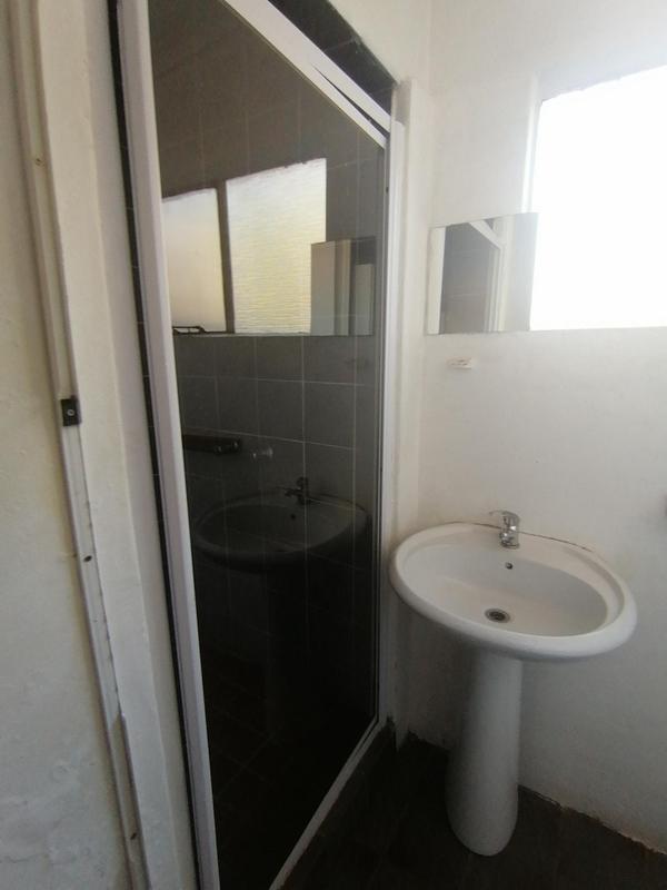 To Let 1 Bedroom Property for Rent in Florida Gauteng