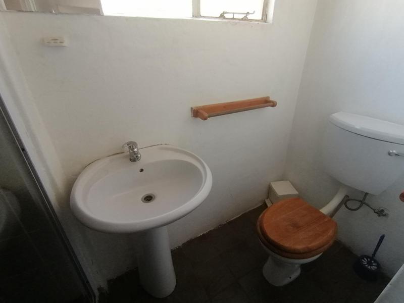 To Let 1 Bedroom Property for Rent in Florida Gauteng