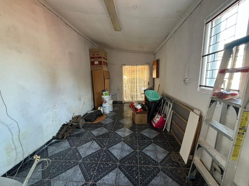 To Let 1 Bedroom Property for Rent in Florida Gauteng