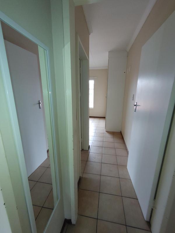 To Let 2 Bedroom Property for Rent in Sonneveld Gauteng