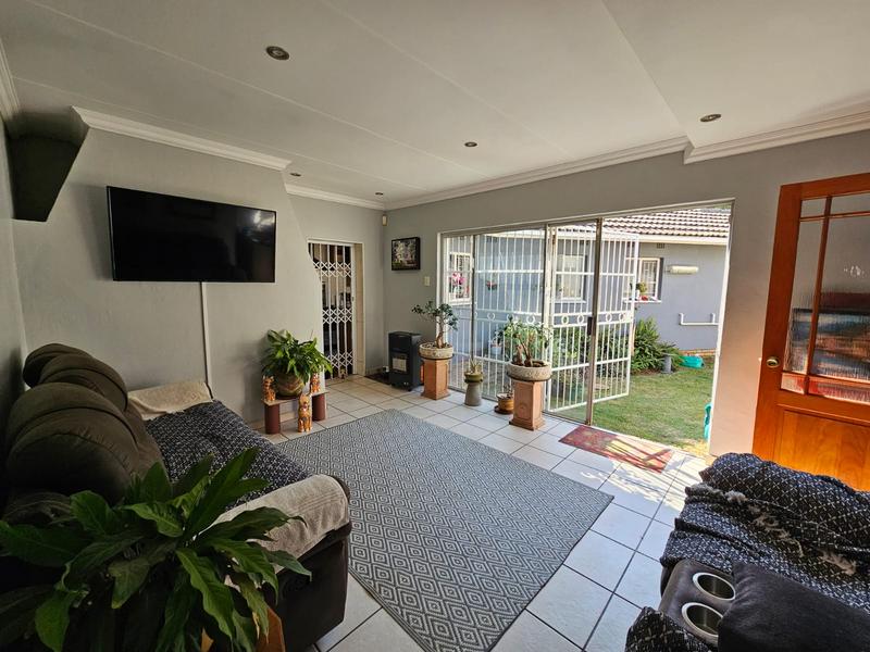 3 Bedroom Property for Sale in Bonaero Park Gauteng