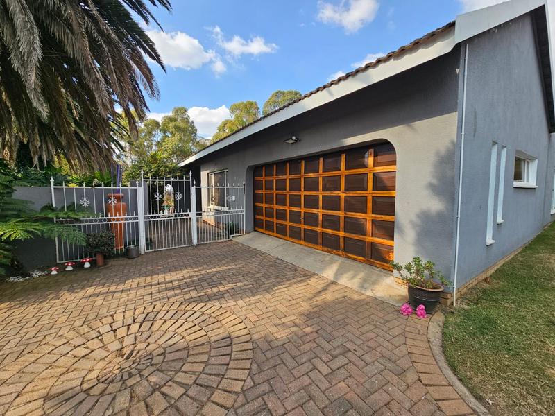 3 Bedroom Property for Sale in Bonaero Park Gauteng