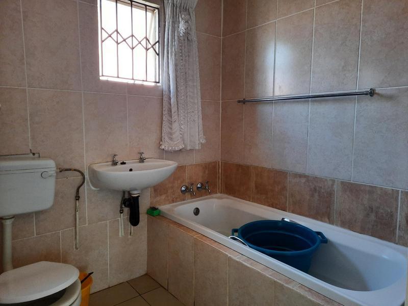 2 Bedroom Property for Sale in Palm Springs Gauteng