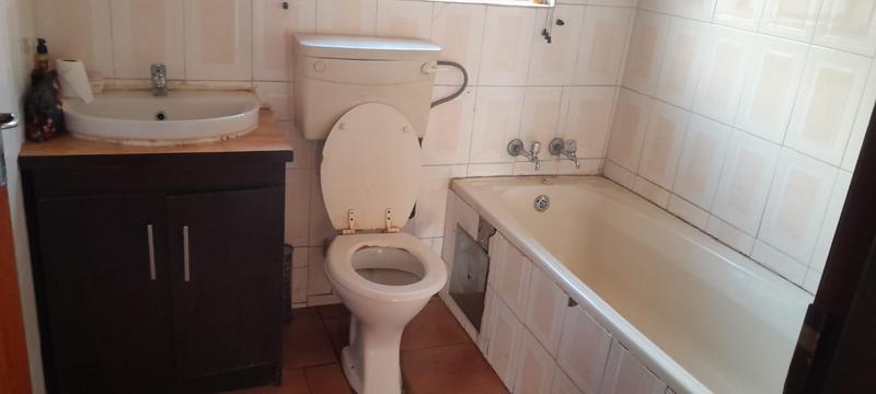 3 Bedroom Property for Sale in Commercia Gauteng