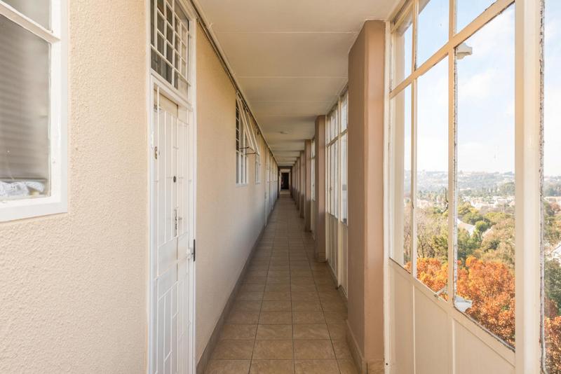 1 Bedroom Property for Sale in Bedfordview Gauteng