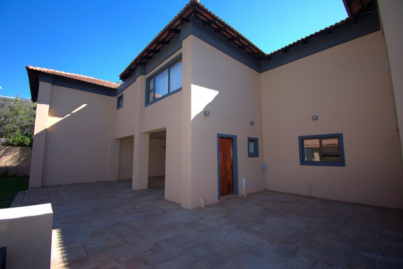 4 Bedroom Property for Sale in Featherbrooke Estate Gauteng