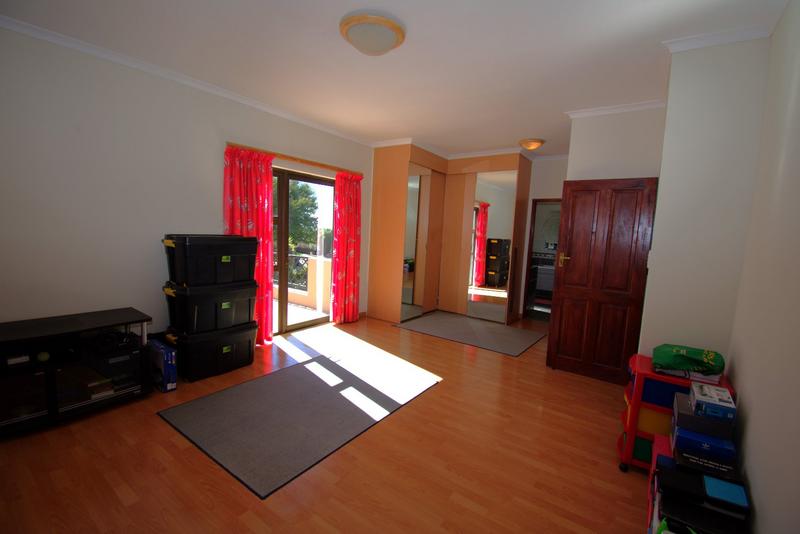 4 Bedroom Property for Sale in Featherbrooke Estate Gauteng