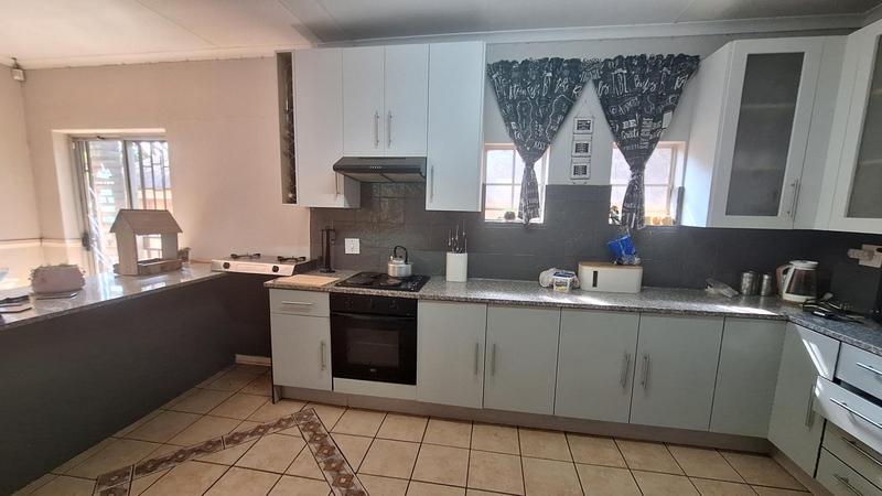 3 Bedroom Property for Sale in Wierda Park Gauteng