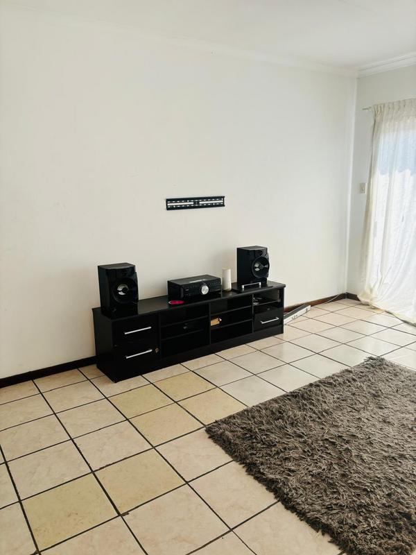 To Let 2 Bedroom Property for Rent in Buccleuch Gauteng