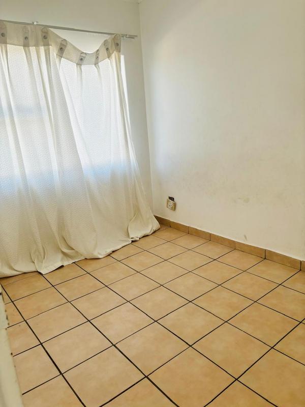 To Let 2 Bedroom Property for Rent in Buccleuch Gauteng