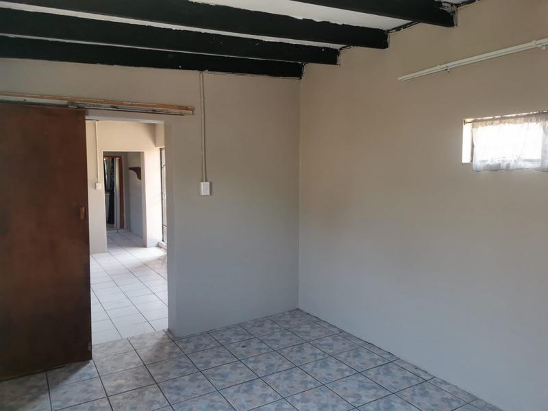 To Let 1 Bedroom Property for Rent in Strubenvale Gauteng