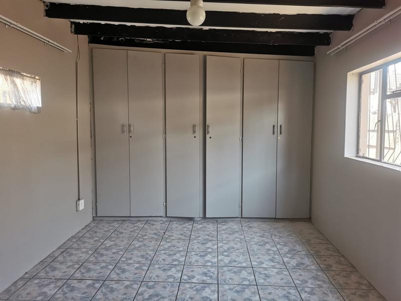 To Let 1 Bedroom Property for Rent in Strubenvale Gauteng