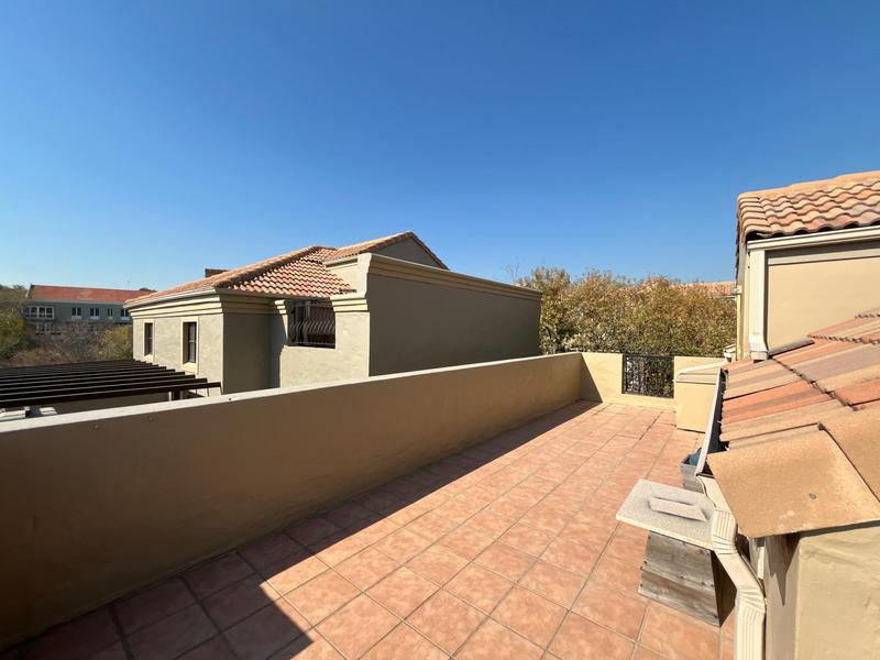 2 Bedroom Property for Sale in Lonehill Gauteng