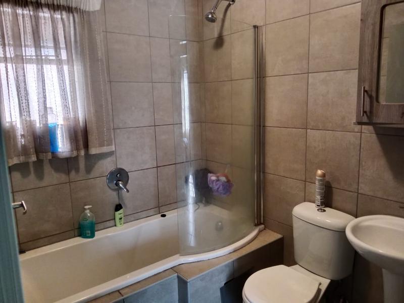 To Let 2 Bedroom Property for Rent in Montana Tuine Gauteng