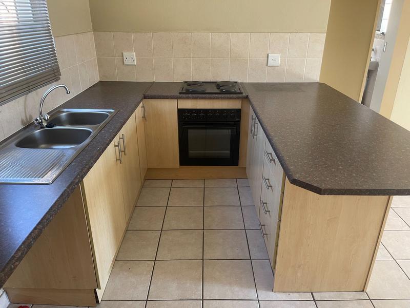 To Let 2 Bedroom Property for Rent in Radiokop Gauteng