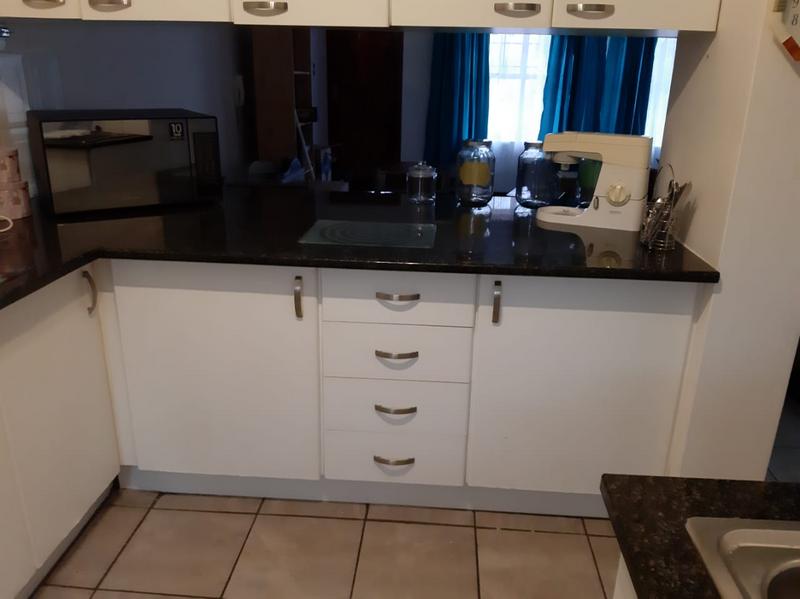 1 Bedroom Property for Sale in Helderkruin Gauteng