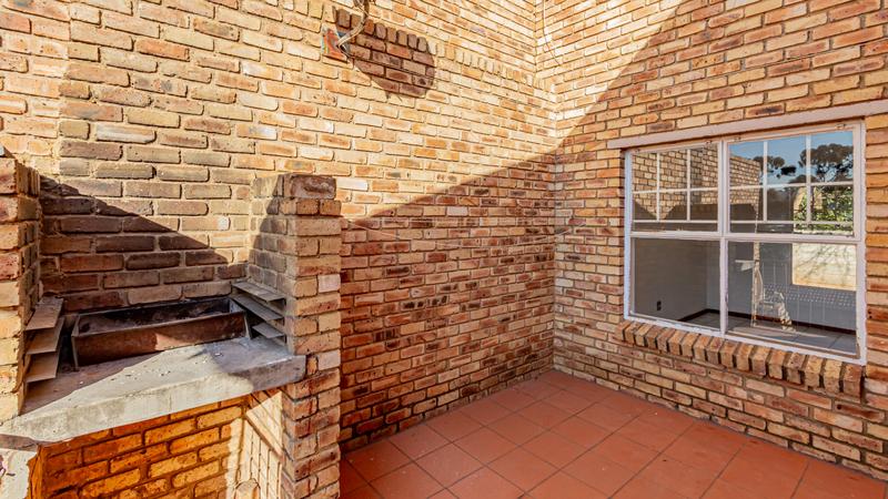 1 Bedroom Property for Sale in Helderkruin Gauteng