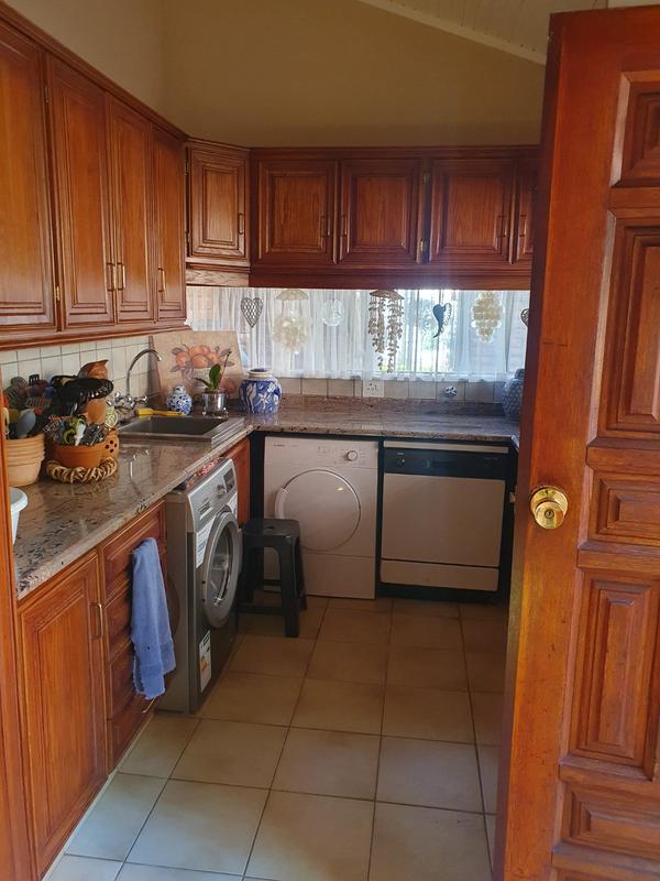 5 Bedroom Property for Sale in Florauna Gauteng