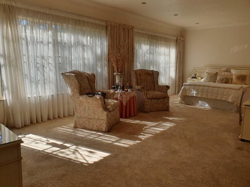 5 Bedroom Property for Sale in Florauna Gauteng