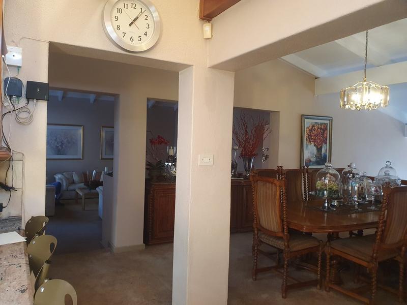 5 Bedroom Property for Sale in Florauna Gauteng