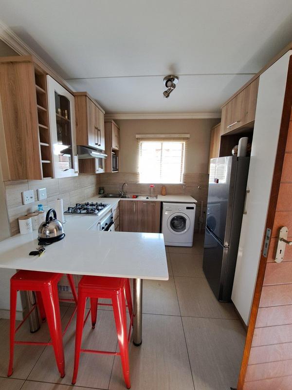 2 Bedroom Property for Sale in Andeon Gauteng