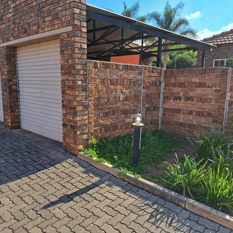 1 Bedroom Property for Sale in Andeon Gauteng