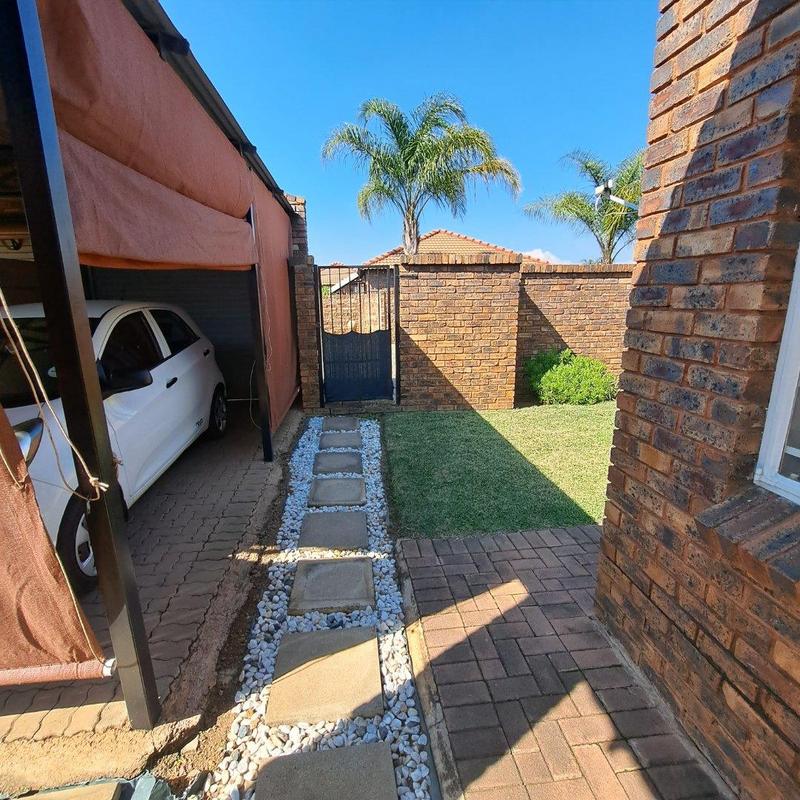 1 Bedroom Property for Sale in Andeon Gauteng