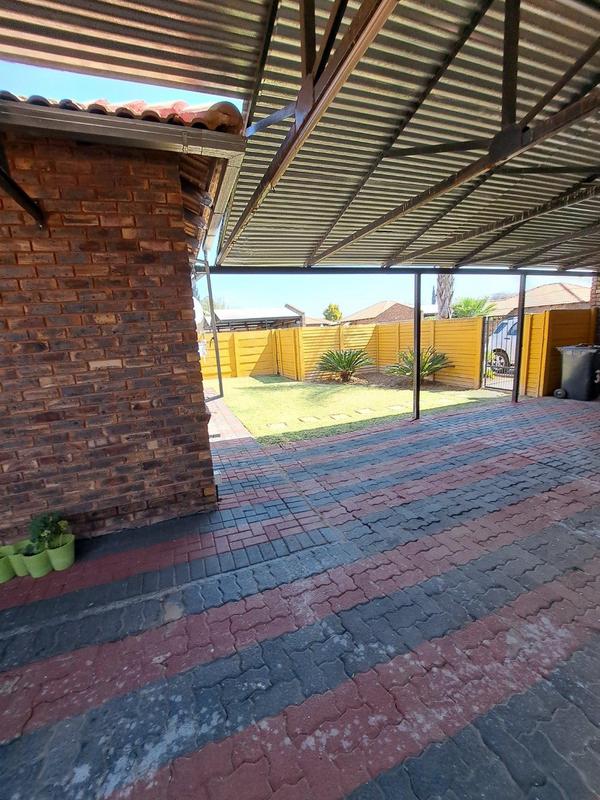 2 Bedroom Property for Sale in Pretoria West Gauteng