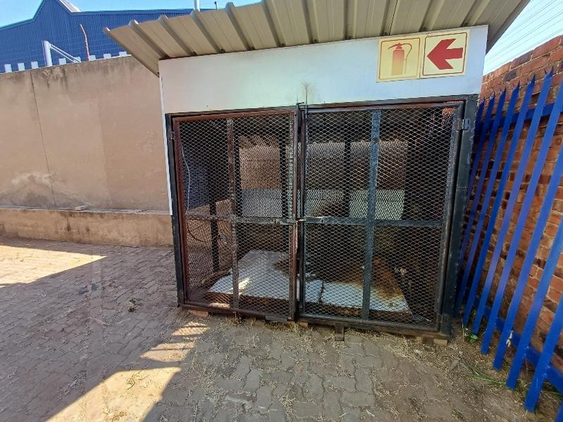 To Let commercial Property for Rent in Rooihuiskraal Gauteng