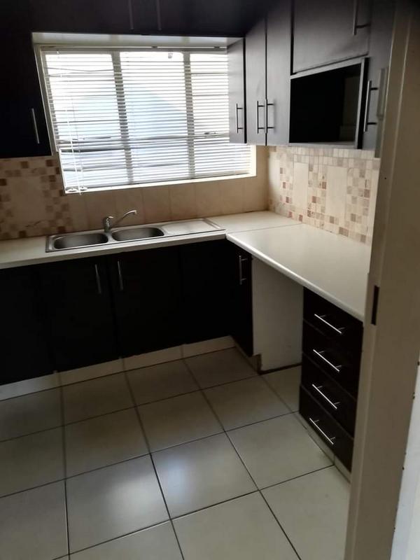 2 Bedroom Property for Sale in Protea Glen Gauteng