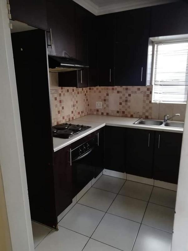 2 Bedroom Property for Sale in Protea Glen Gauteng