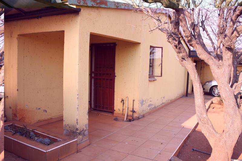 2 Bedroom Property for Sale in Protea Glen Gauteng