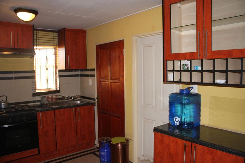 2 Bedroom Property for Sale in Protea Glen Gauteng