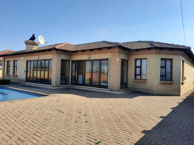 3 Bedroom Property for Sale in Vanderbijlpark SE 8 Gauteng