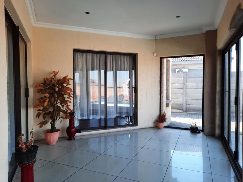 3 Bedroom Property for Sale in Vanderbijlpark SE 8 Gauteng