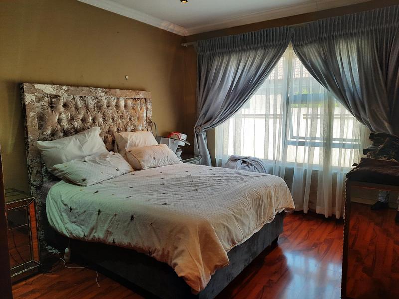 3 Bedroom Property for Sale in Vanderbijlpark SE 8 Gauteng