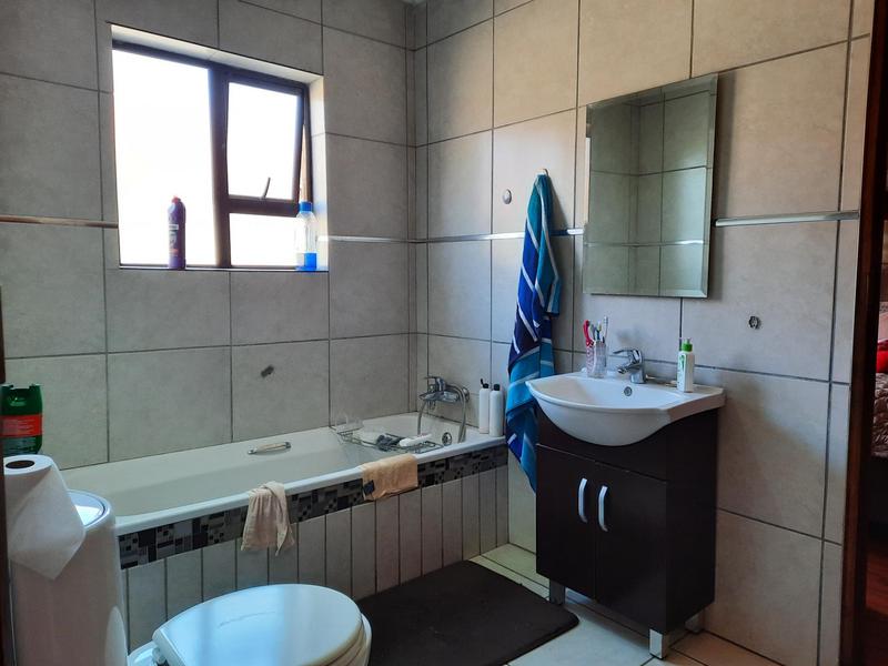 3 Bedroom Property for Sale in Vanderbijlpark SE 8 Gauteng