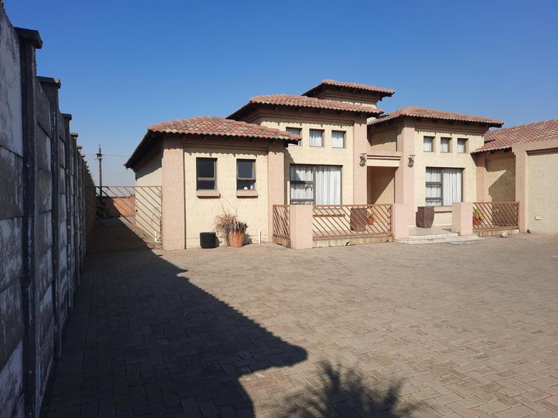 3 Bedroom Property for Sale in Vanderbijlpark SE 8 Gauteng