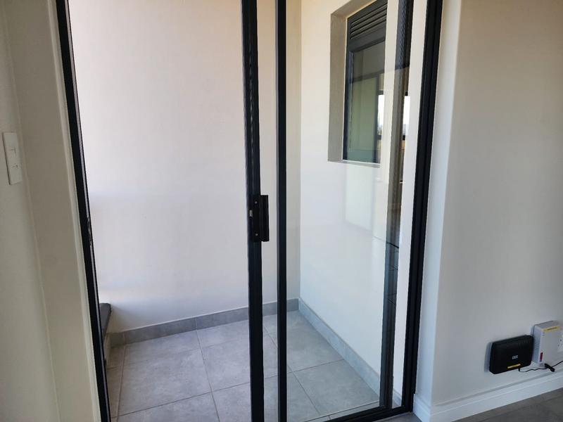 To Let 1 Bedroom Property for Rent in Waterfall Gauteng