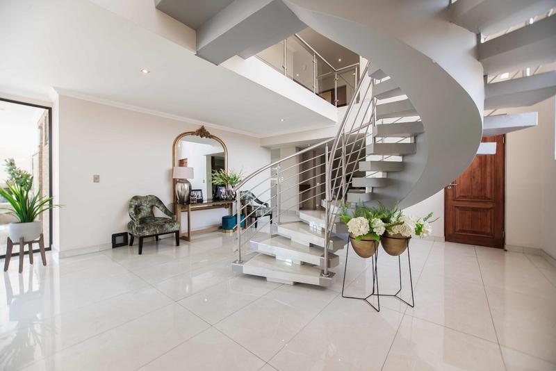 5 Bedroom Property for Sale in Copperleaf Estate Gauteng